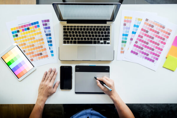 GRAPHIC DESIGNER